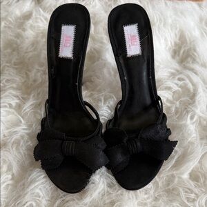 Jennifer Lopez Black Suede Bow Open-Toe Heels